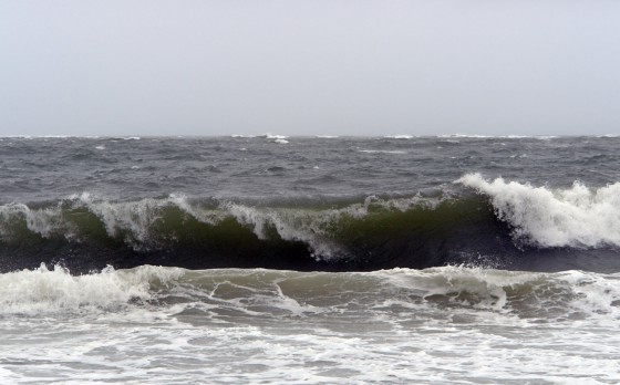 Große Wellen am Strand von Long Island Beach
