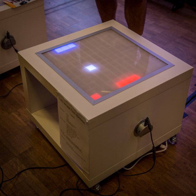 LED-Matrix Tisch von Mario Lukas